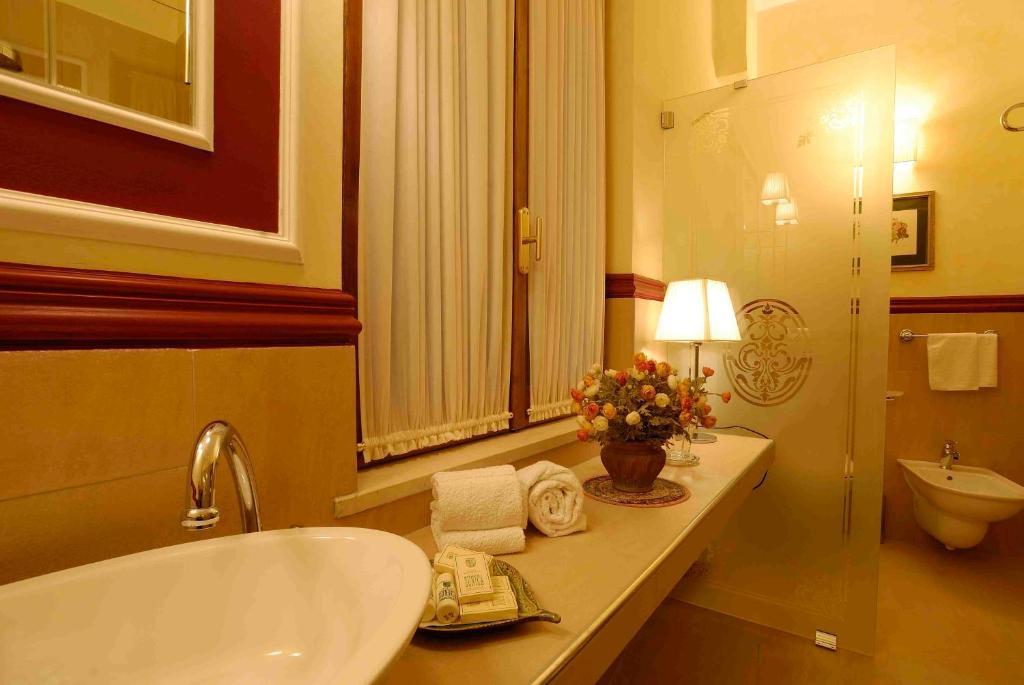 Zunica Ospitalita Dal 1880 Hotel Civitella Del Tronto Phòng bức ảnh